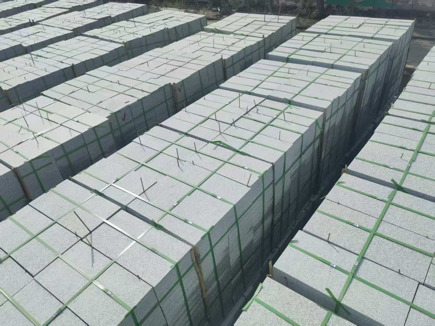 肇庆 芝麻白1.8公分火烧300*600地铺，清仓大甩卖