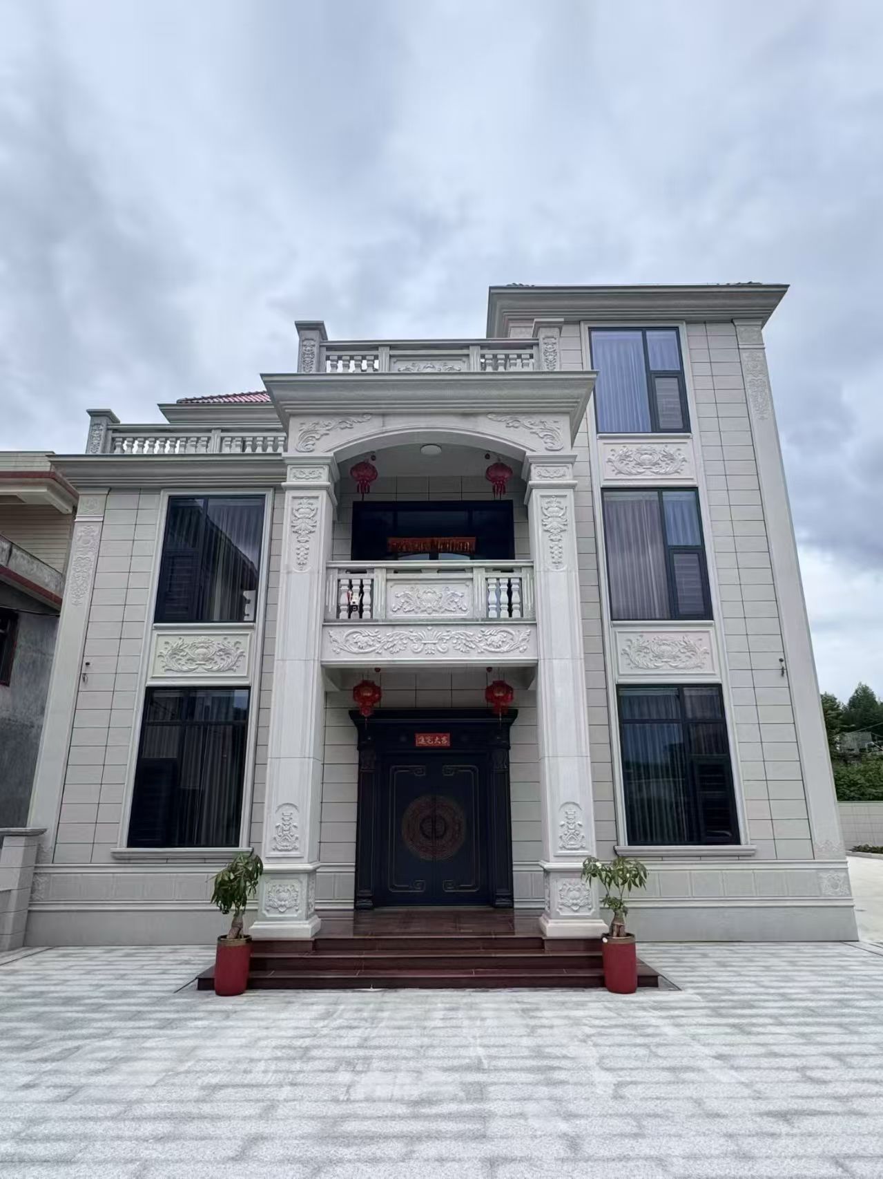 肇庆 芝麻白石材别墅干挂案例展示