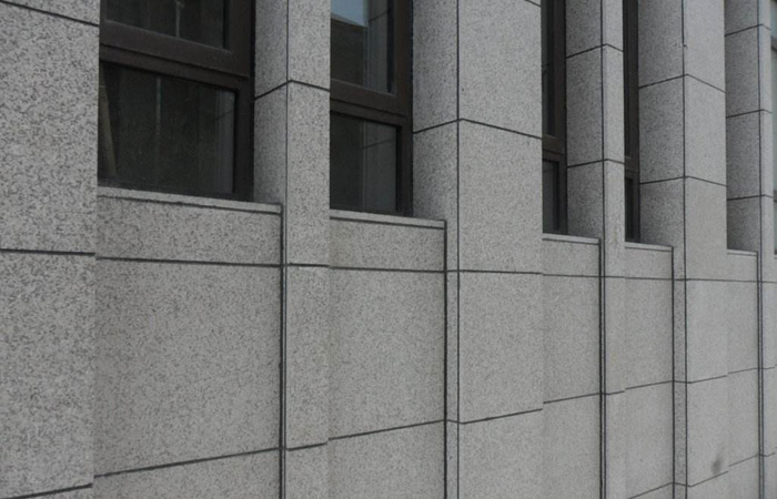 肇庆芝麻灰外墙干挂石材及施工注意事项