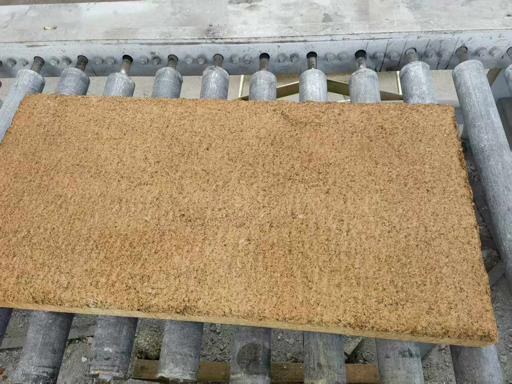 肇庆 菠萝面老石板，做旧仿古石，流水线生产加工